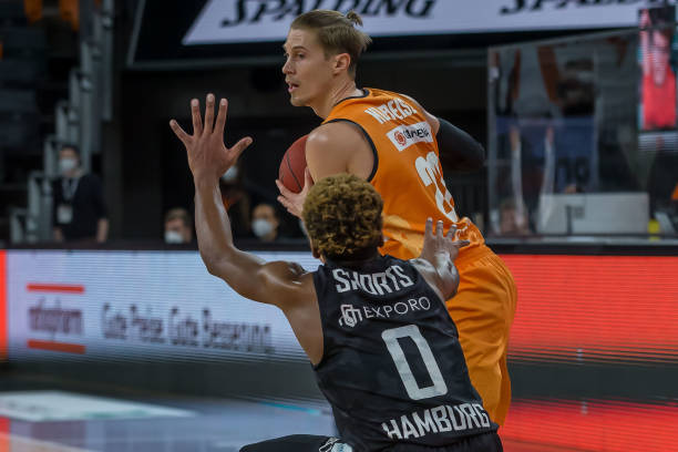 和高强度的 和高强度的